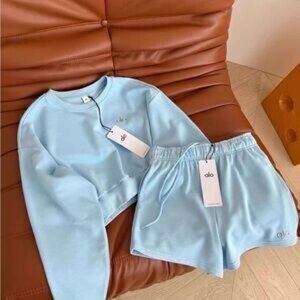 ALO Yoga Light Blue Cropped Sweatshirt & Elastic-Waist Shorts Set